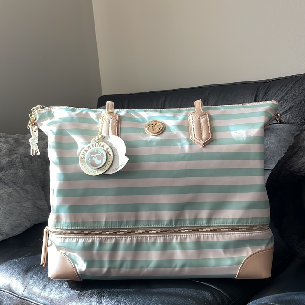 Striped extendable weekender bag NWT
